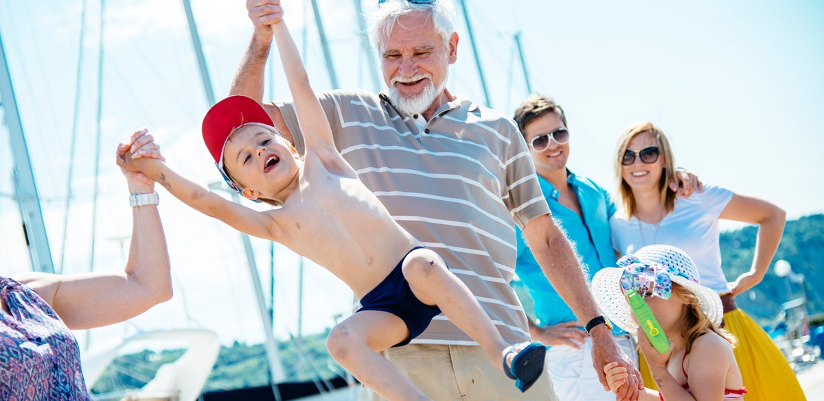 7 tips for entertaining the kids on a family yacht charter