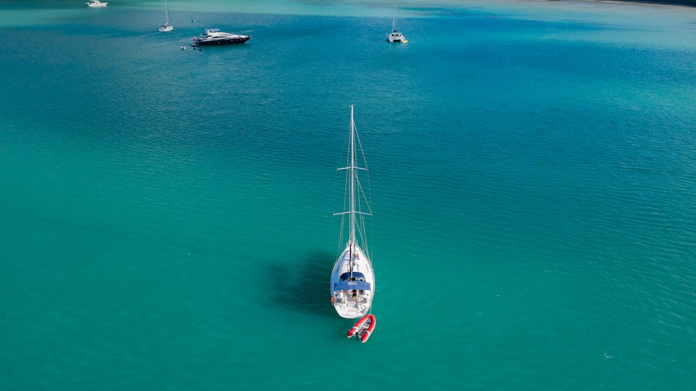 How much does it cost to charter a yacht in the Whitsundays?