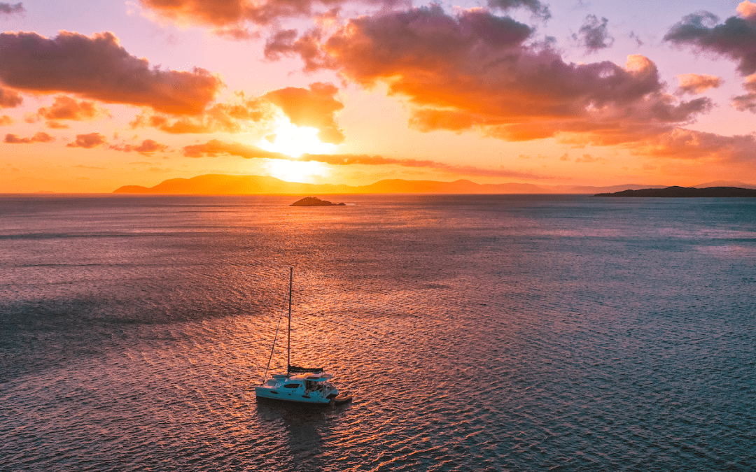 Catamaran hire in the Whitsundays: What you need to know
