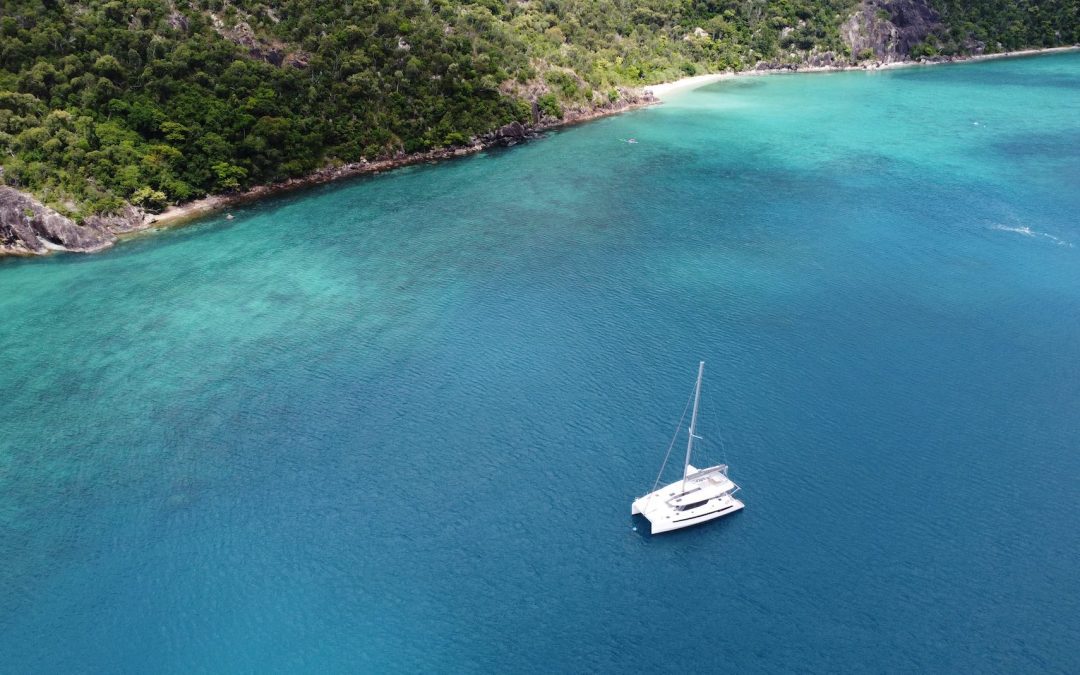 Hiring a yacht in the Whitsundays: Booking & Planning Tips